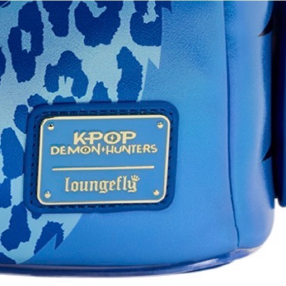 Loungefly KPop Demon Hunters Exclusive Derpy Cosplay Light-Up Glow Mini Backpack main image 6